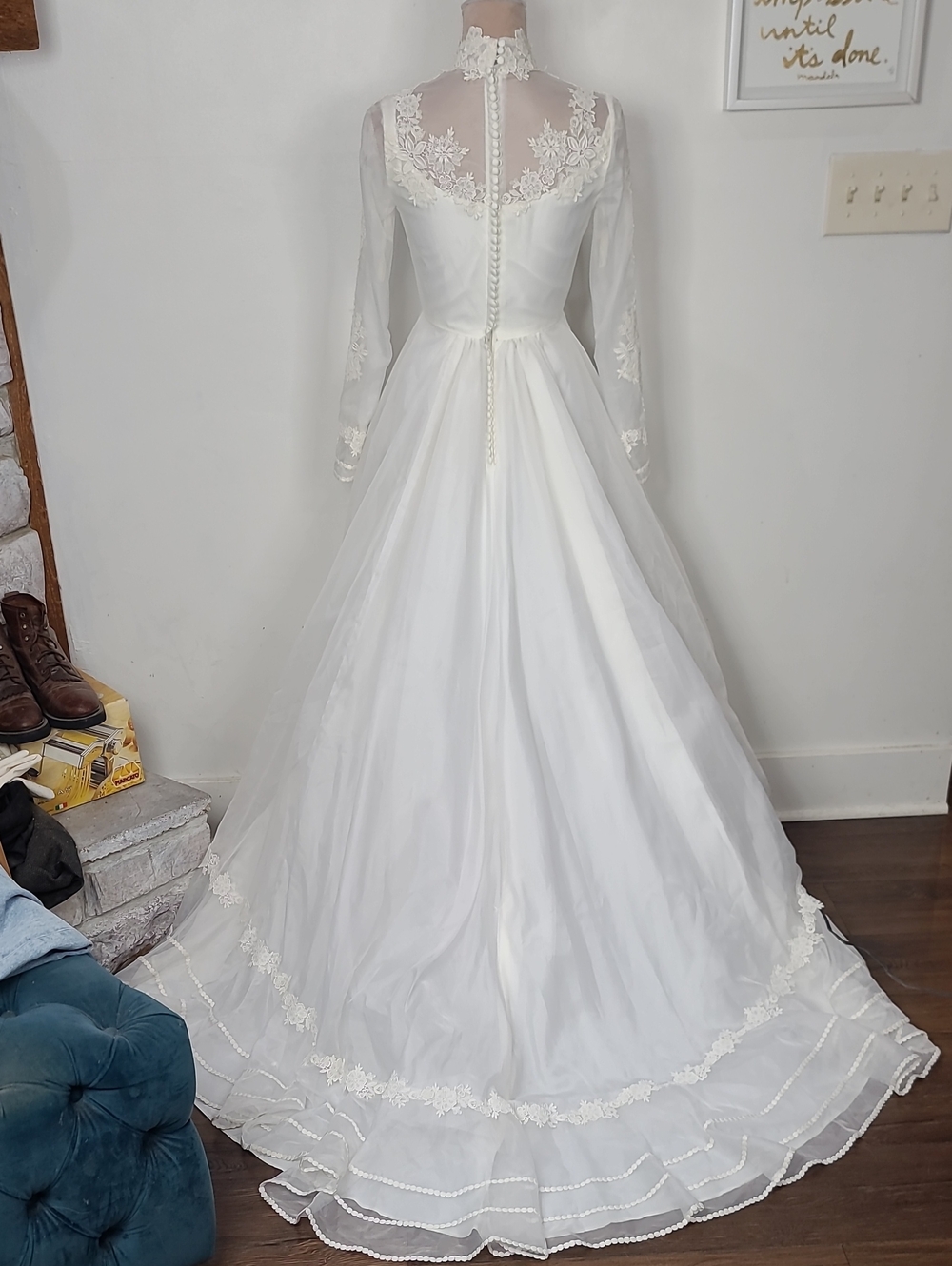 Vtg 70s Bridal Originals White Lace Modest Long-Sleeve A-Line Wedding Dress 8 - Picture 4 of 16